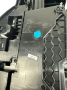 Land Rover Rear Brake and Turn Signal Light Assy LR181021 - Image 5